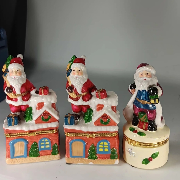Set Of 3 Trinket Box figurine Classic Collectibles. Set 3  1 Santa Has Wear - Picture 1 of 7